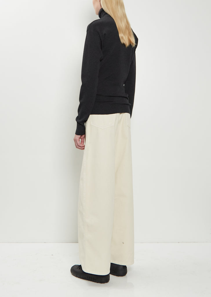 Buttons Fitted Wool Cardigan