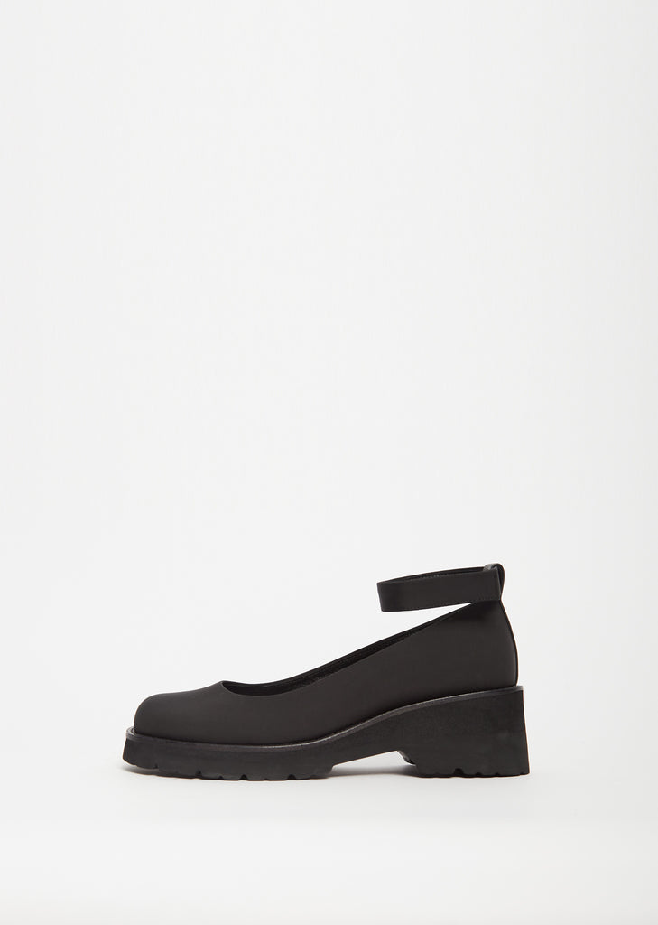 Round Toe Strap Shoes — Black