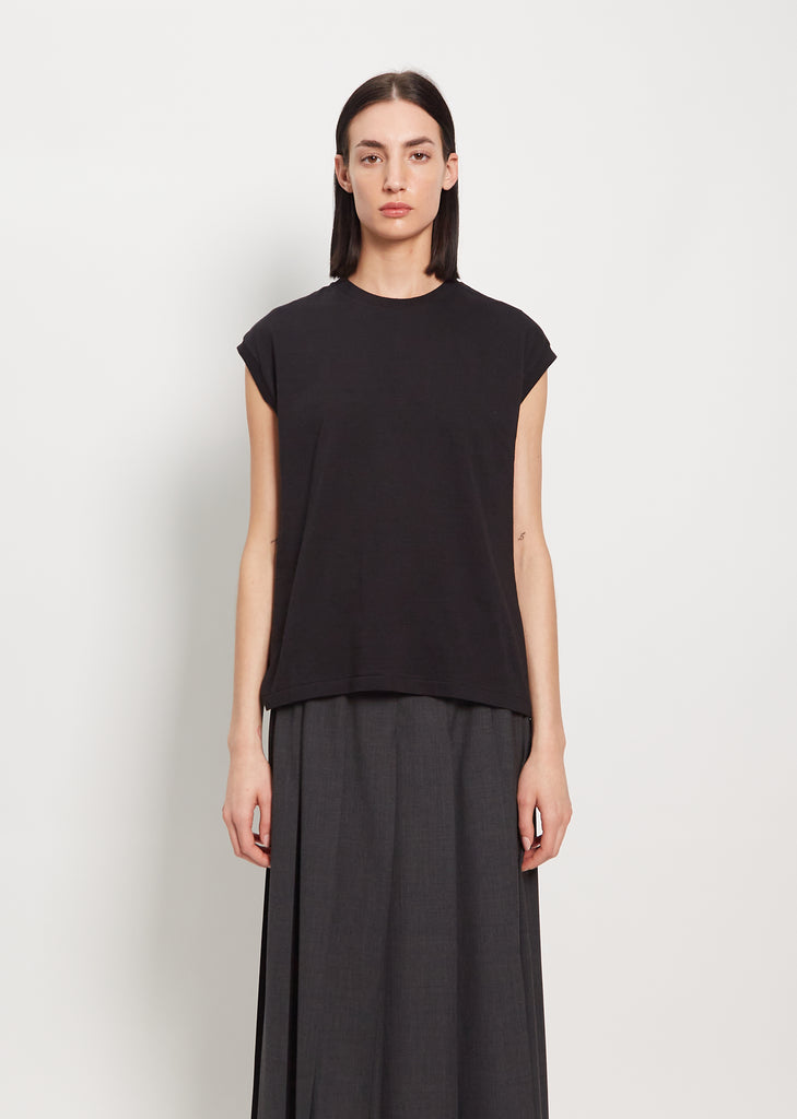 Seamless Sleeveless Tee — Black