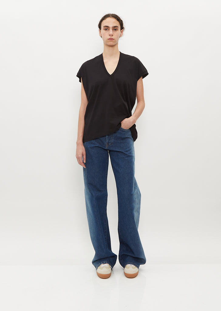 Hena T-Shirt — Black