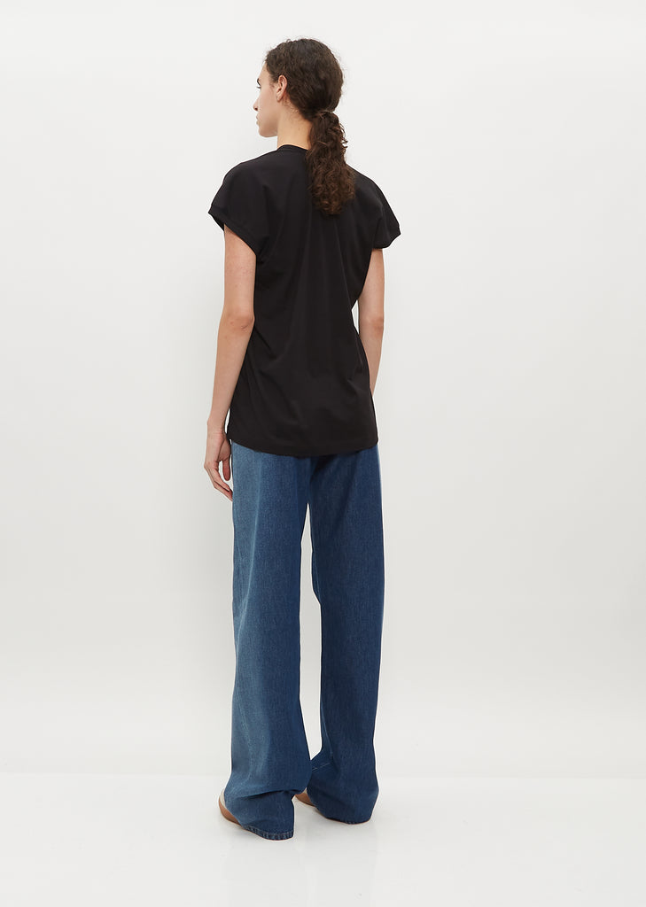 Hena T-Shirt — Black