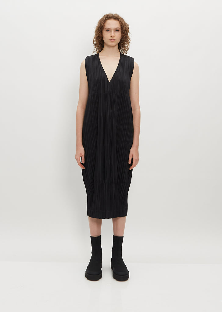 Pleated Fitted Hem Dress