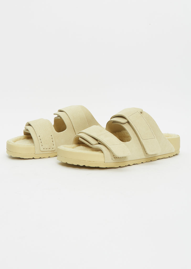 Uji Sandal — Straw