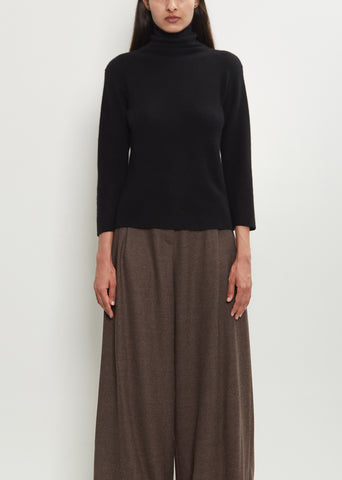 Cashmere Basic T-Neck Fitted Sweater — Black