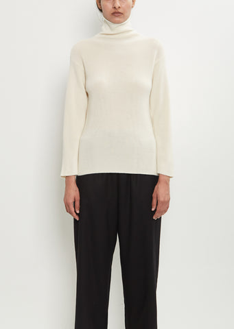 Cashmere Basic T-Neck Fitted Sweater — Bone