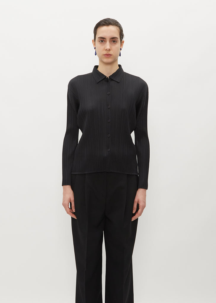 Classic Collar Pleated Shirt — Black