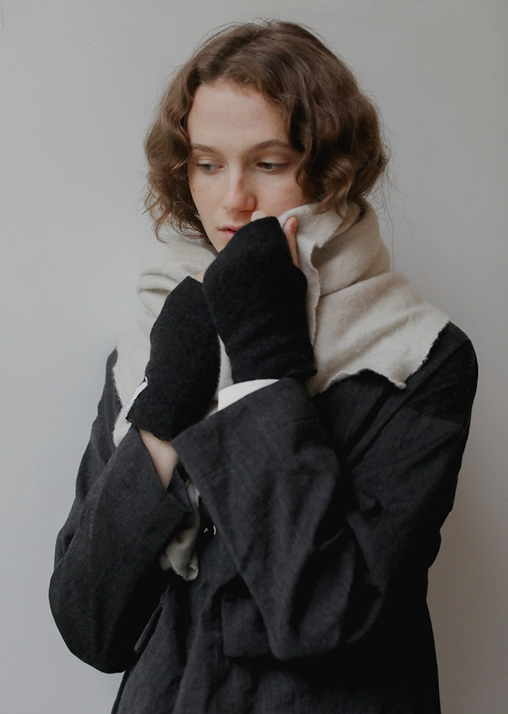 Short Fingerless Cashmere Gloves — Slate