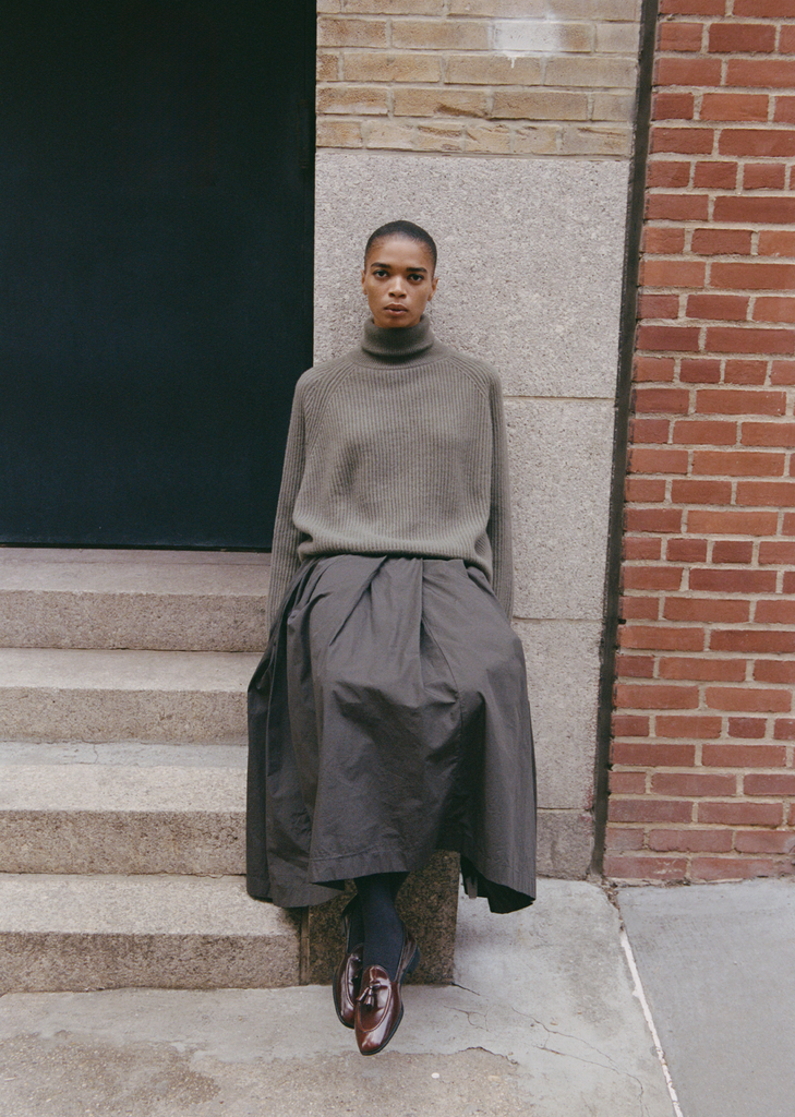 Cashmere Ribbed Raglan T-Neck Sweater