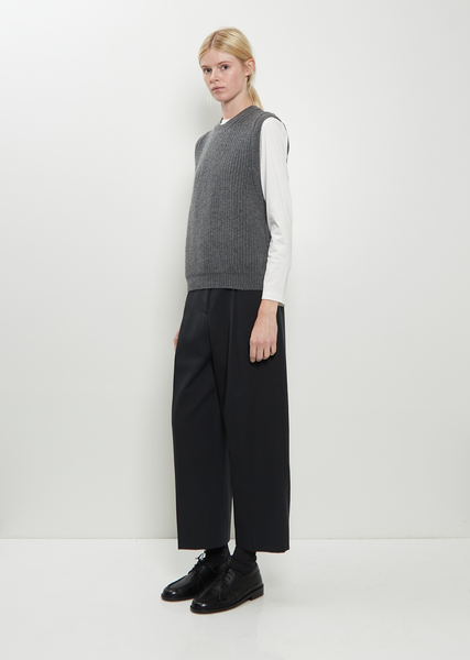 English Rib Pullover Merino Wool Vest — Charcoal – La Garçonne