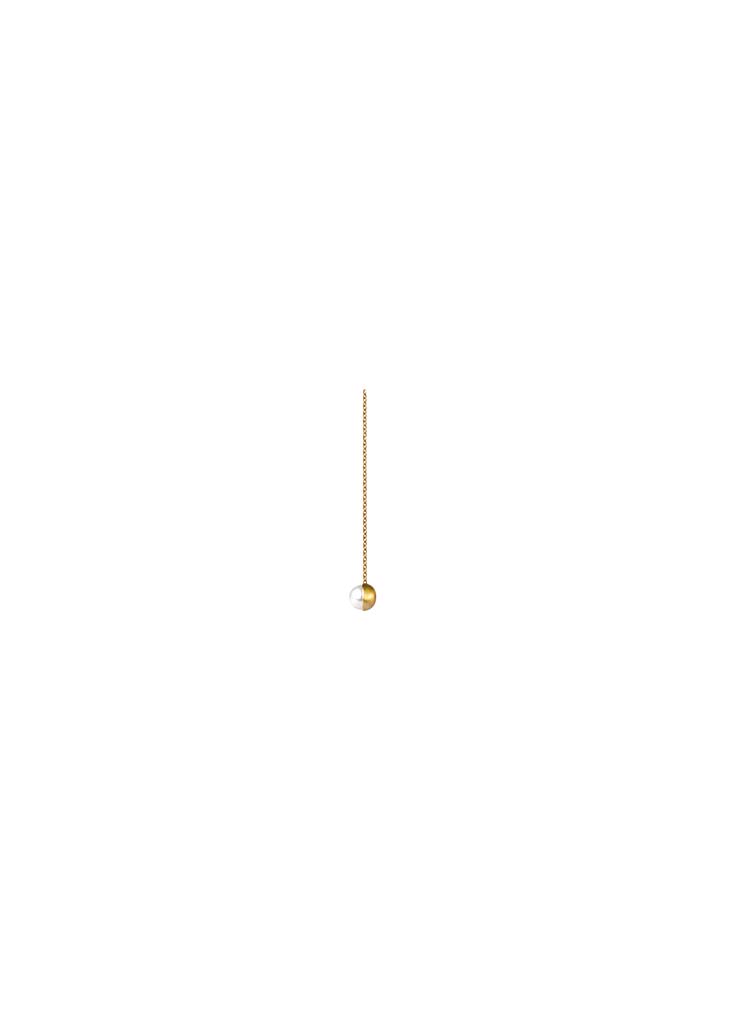 Half Pearl Chain Earring 90°