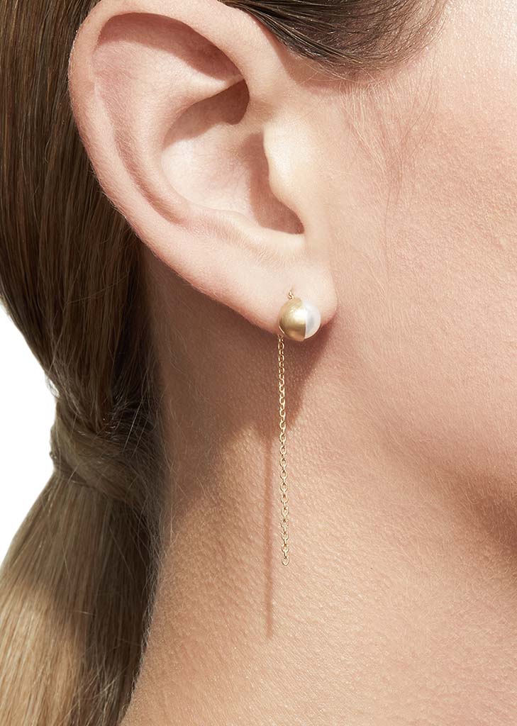 Half Pearl Chain Earring 90°
