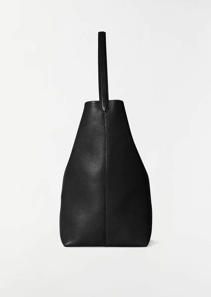 トートバッグ [The Row] Large N/S Park Tote Bag in Leather Large N/S Park Tote Bag Black in Leather – The Row