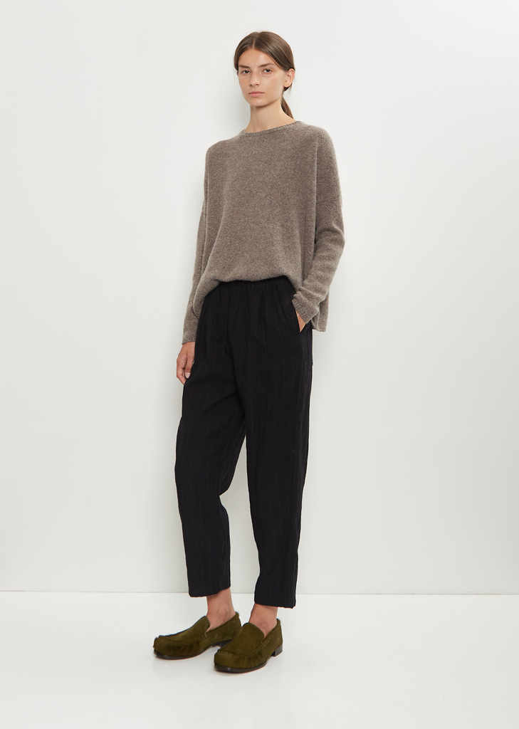 Linen Wool Pinstripe Pleated Tapered Pant — Black