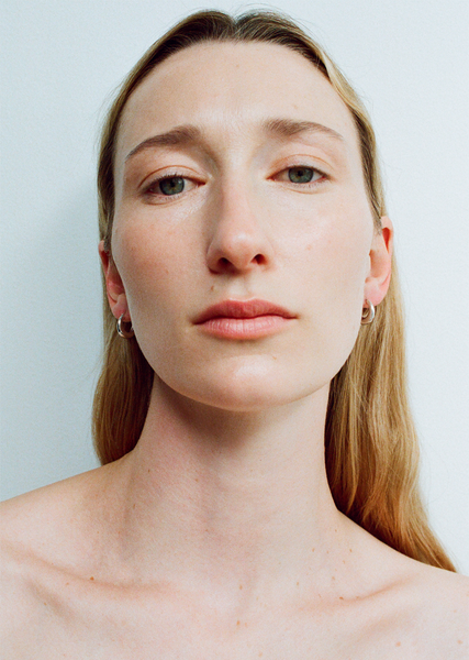 ※片方のみ　SOPHIE BUHAI Tiny Essential Hoops silverhoopmodel_grande.png?v=