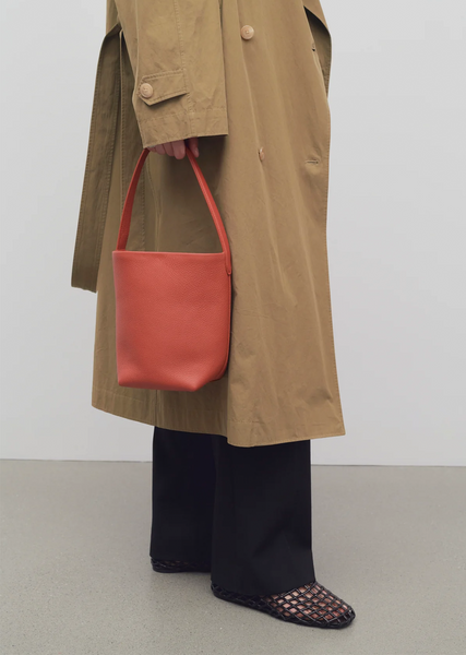 トートバッグ THE ROW BARN MINI TOTE BAG Barn Mini Tote Bag Multi in Mesh – The Row