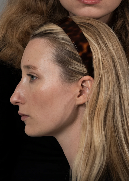Thin Bessette Headband — Tortoise – La Garçonne display picture 1