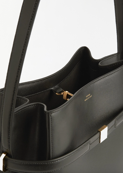 Belted Leather Bucket Bag – La Garçonne