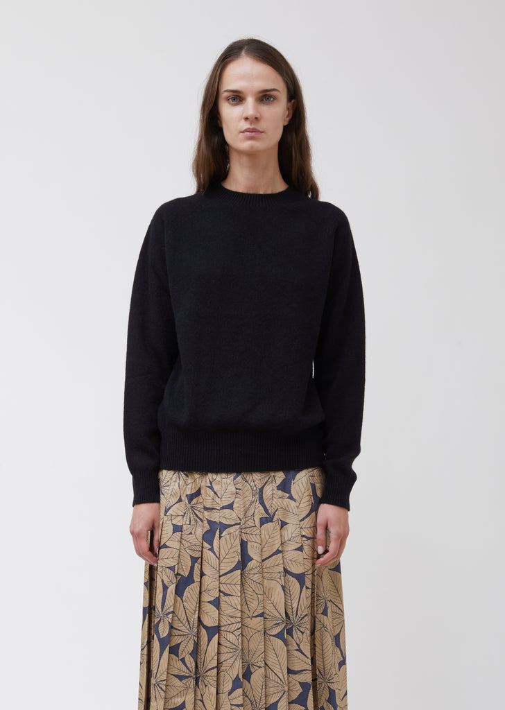 Black Classic Crew Neck Cashmere Sweater