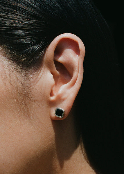 Onyx Mer Studs – La Garçonne