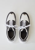 Affinite Sneakers