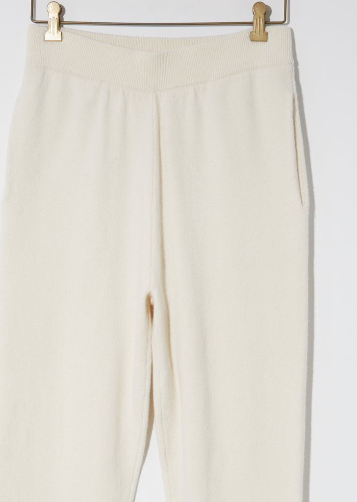 Yogi Slim Joggers — Cream