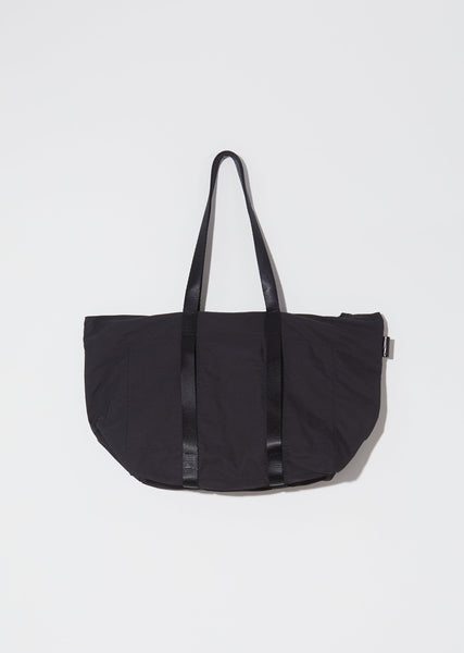Base Tote L | This is a(n)