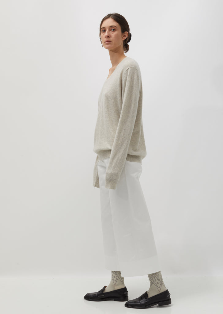Classic Cashmere Col V-Neck Sweater