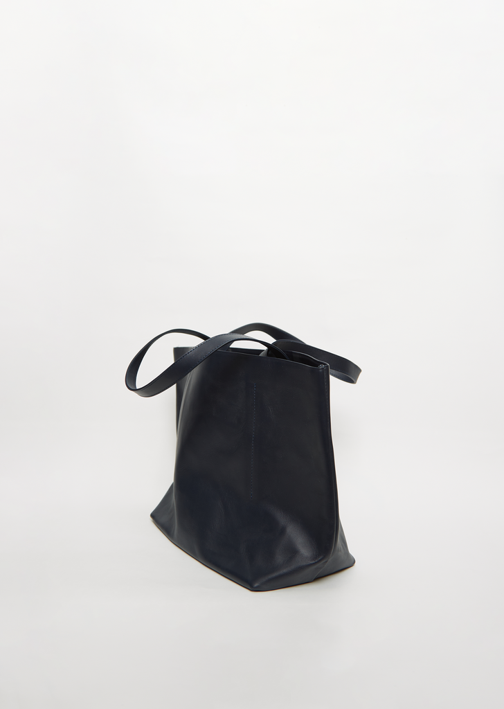Medium Double Tanned Caff Highway Basket Bag — Navy