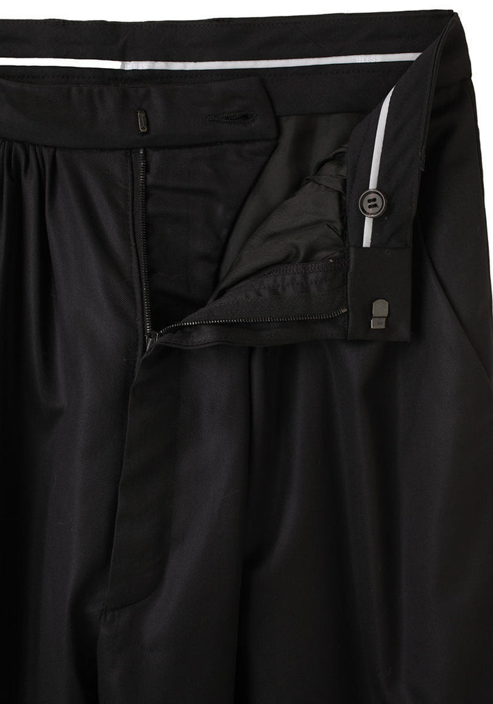 Pleated Bermuda Short