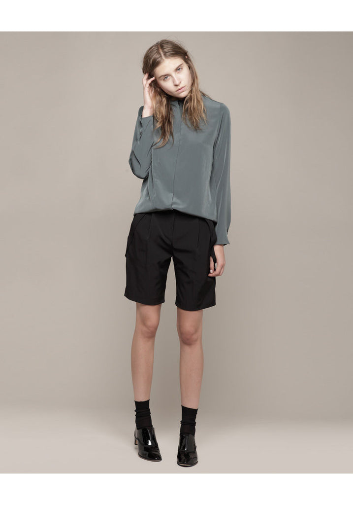 Top with Asymmetric Collar
