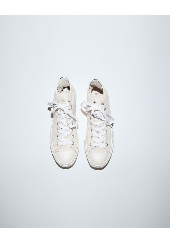 Hi-Top Sneaker
