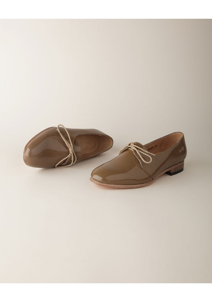 Dina Patent Flat