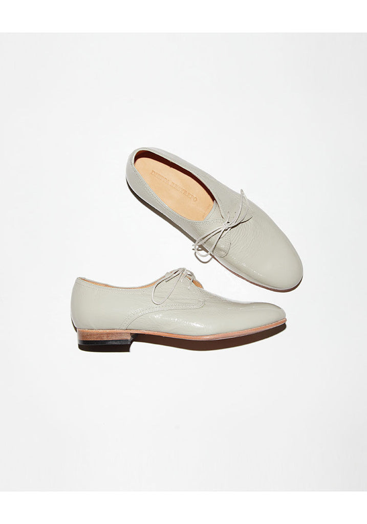 Laura Patent Flat