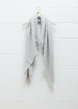 Labra Quadra Natte Scarf — Light Grey/White
