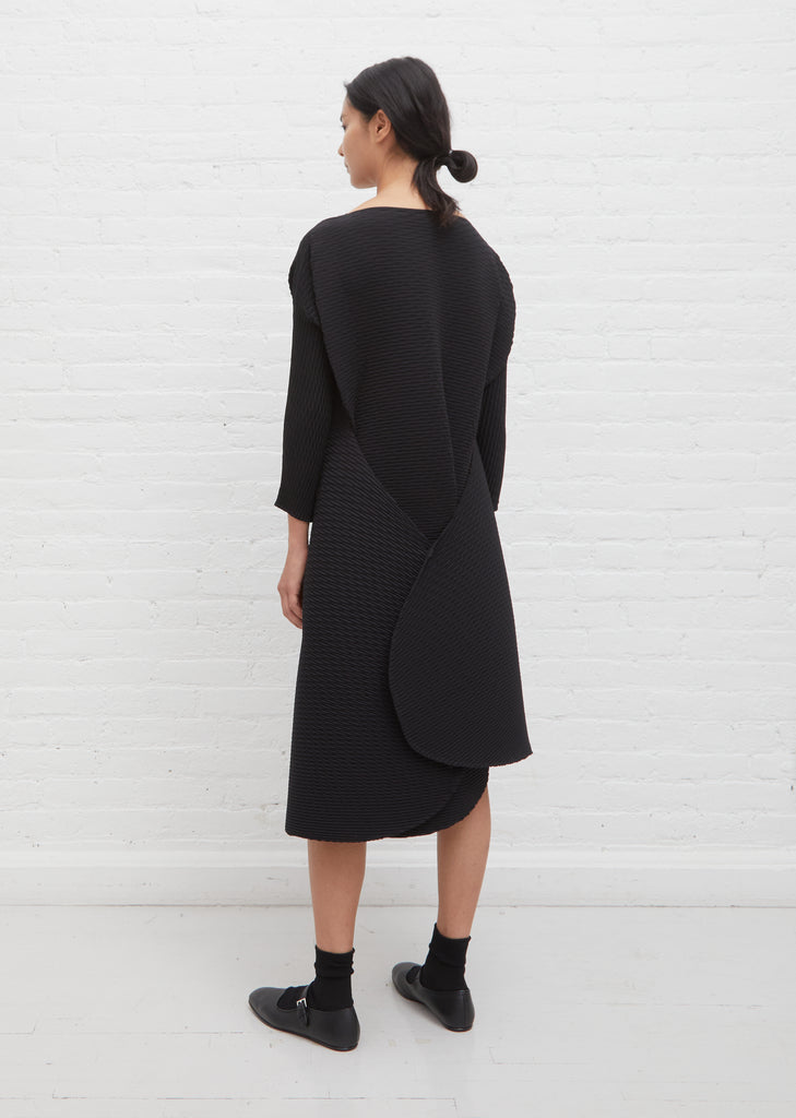 Shade Pleasts Solid Dress