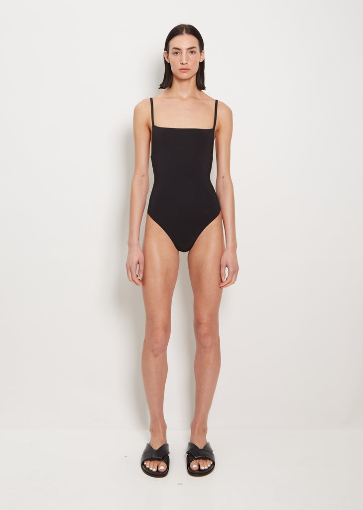 Tre One Piece — Black
