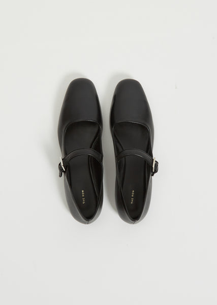 入手困難♪【The Row】Ava Shoes in Leather Black The Row buckle-fastening Ava Shoes | Black | FARFETCH