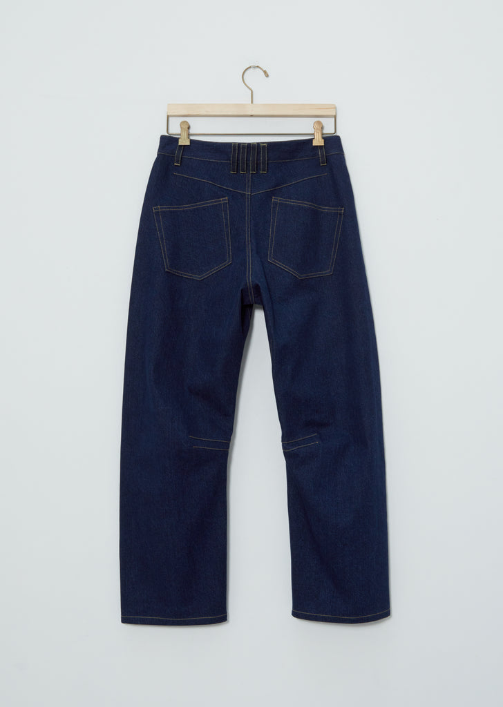 Curved Leg Relaxed Jean