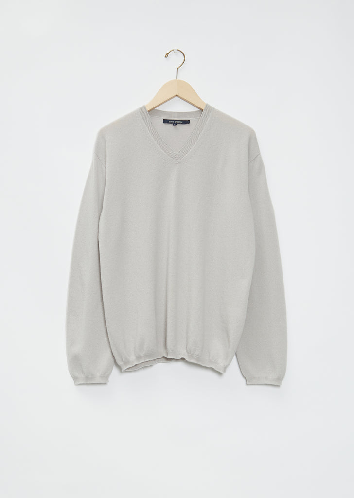 Man V-Neck Cashmere Sweater — Mastic