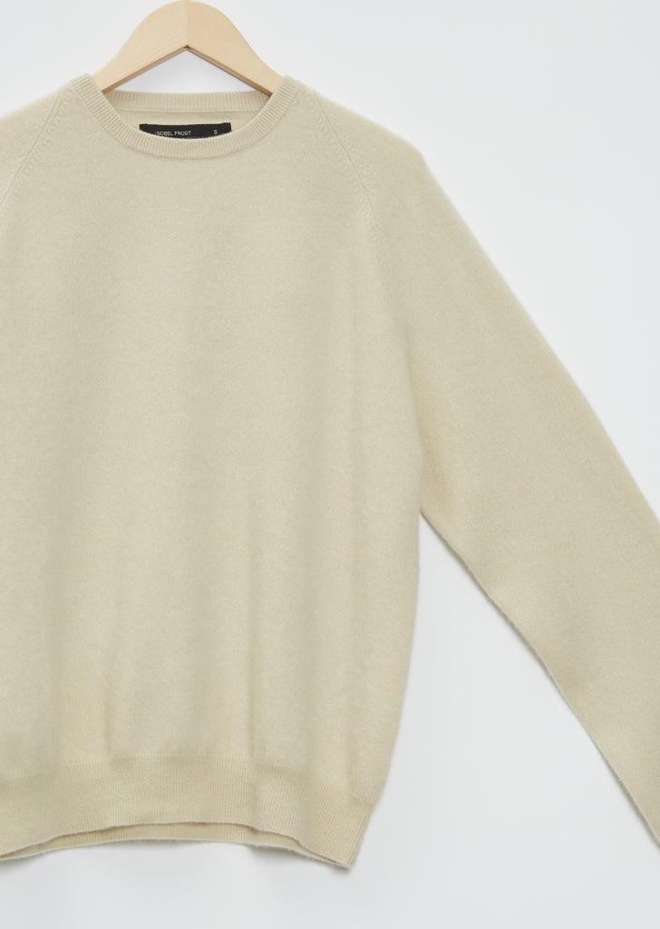Boyfriend R-Neck Cashmere Sweater — Chalk