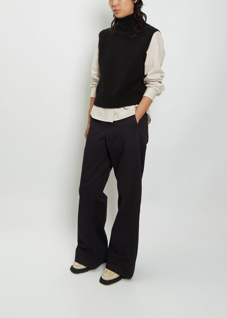 Sleeveless Cashmere Roll Neck