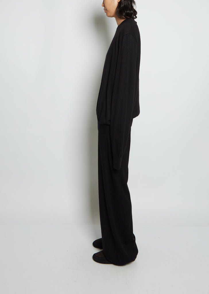 Boyfriend R-Neck Cashmere Sweater —  Black