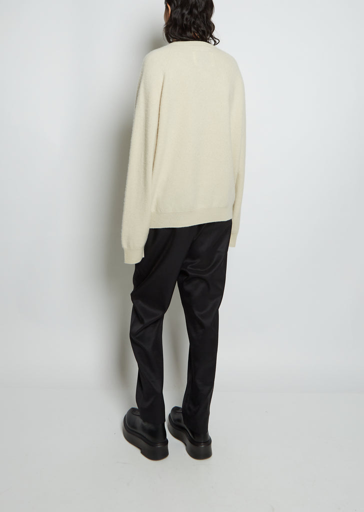 Boyfriend R-Neck Cashmere Sweater — Chalk