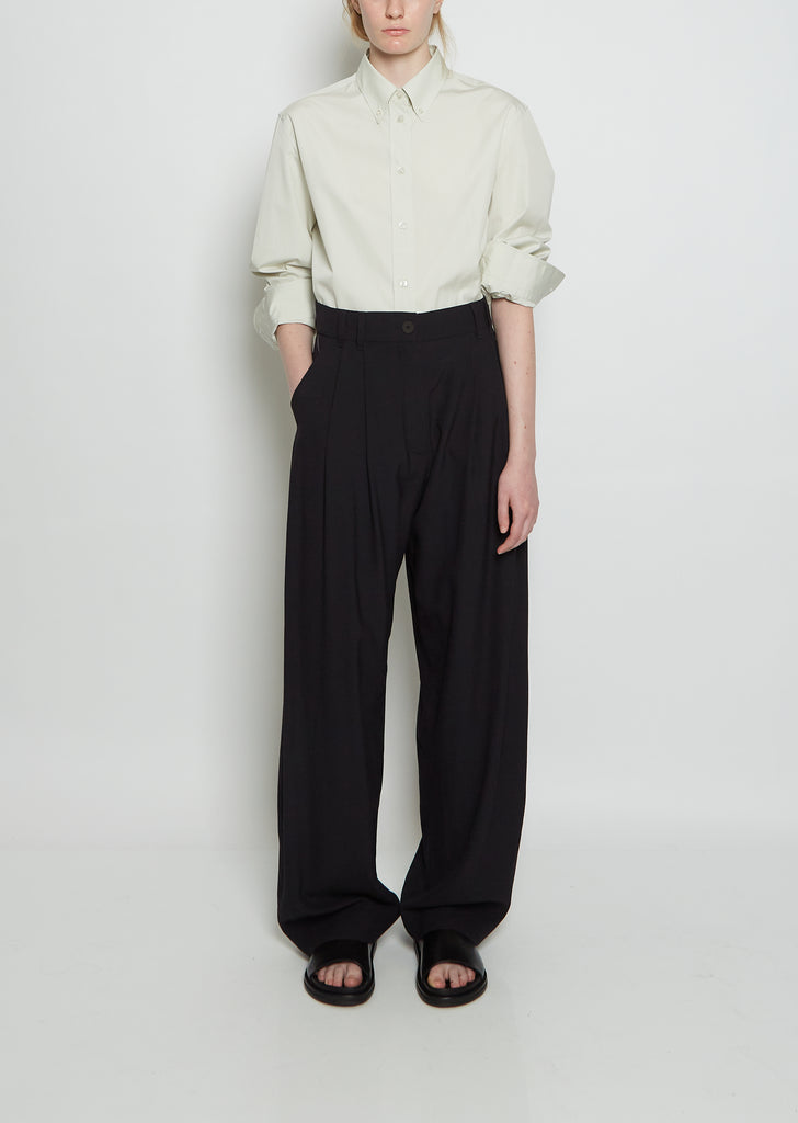 Nika Pleat Curved Wool Pant