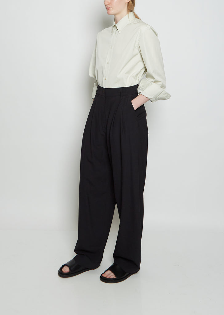 Nika Pleat Curved Wool Pant