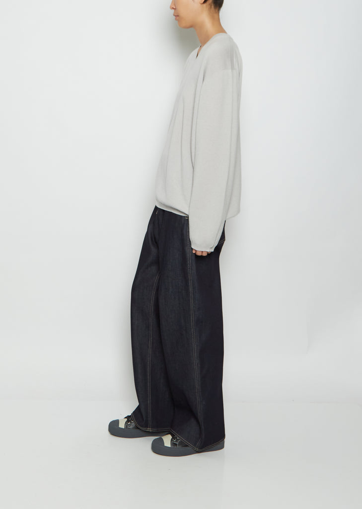 Man V-Neck Cashmere Sweater — Mastic