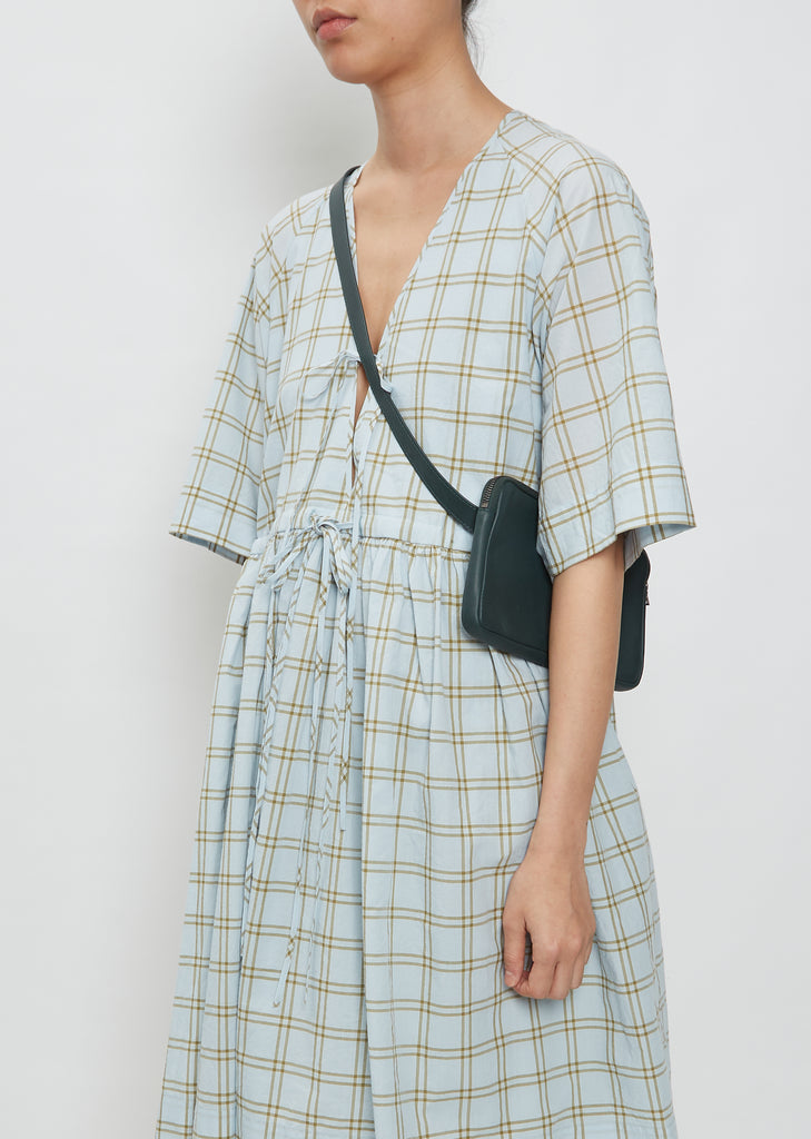 Round-Flap Banana Bag — Green