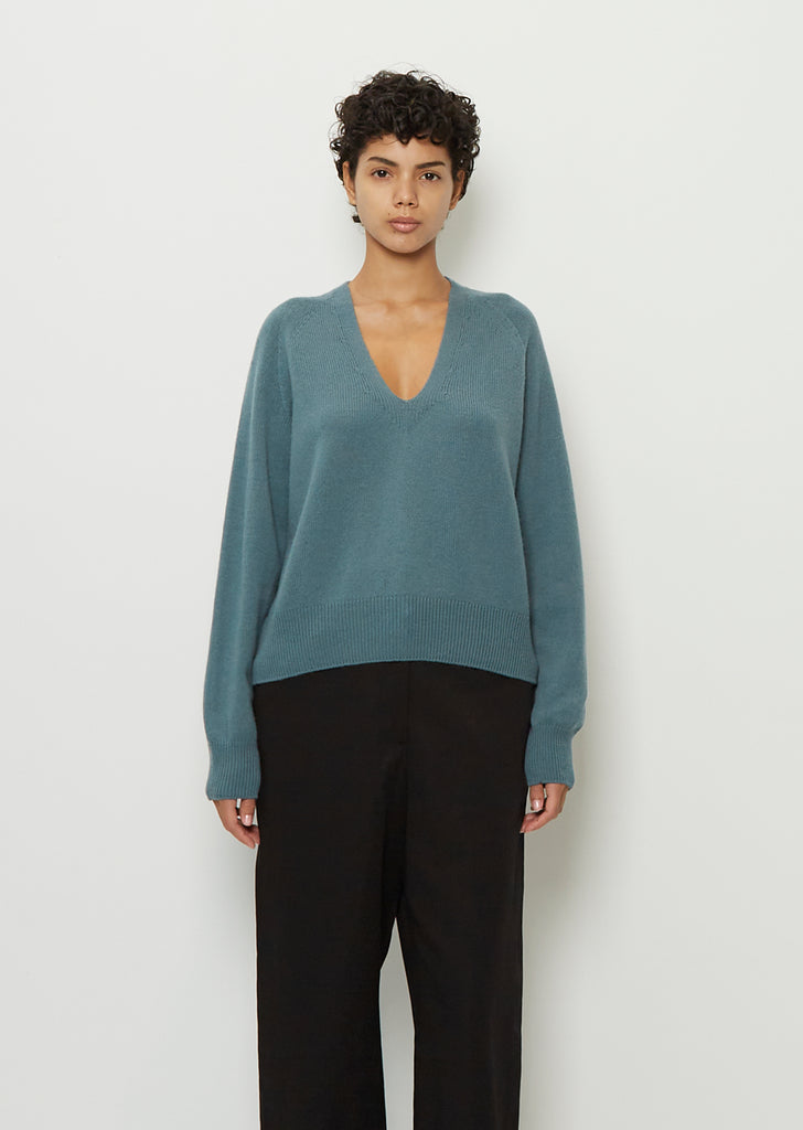 Cashmere Cropped V Neck — Marine