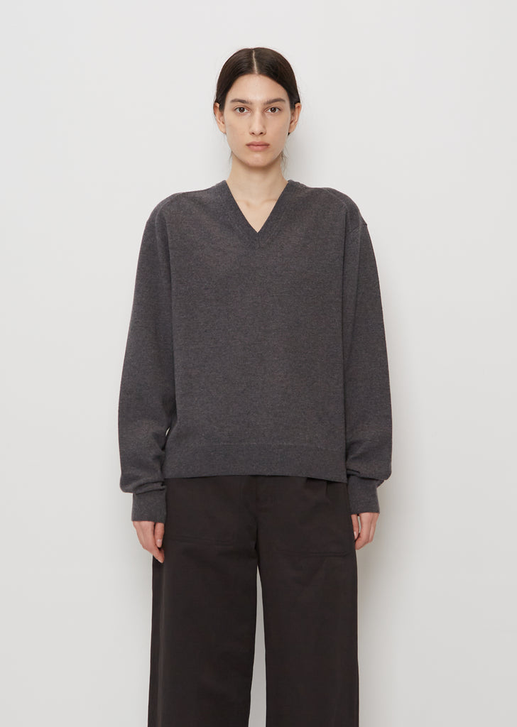 Unisex V-Neck Wool Jumper — Zinc Chine