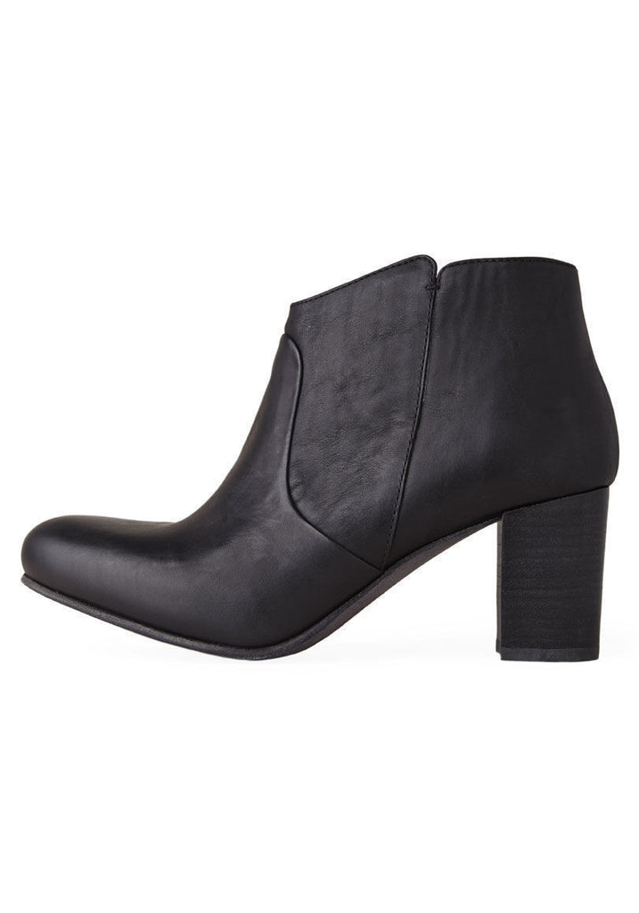 Casy Boot with Silver Zip